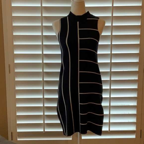 TopShop Long Navy with White Lines Sleeveless Sweater - Picture 1 of 4